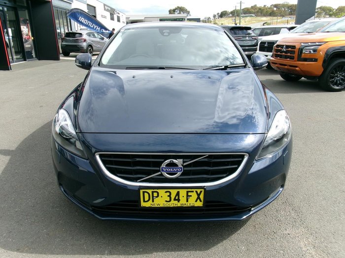 2014 Volvo V40 T4 Luxury