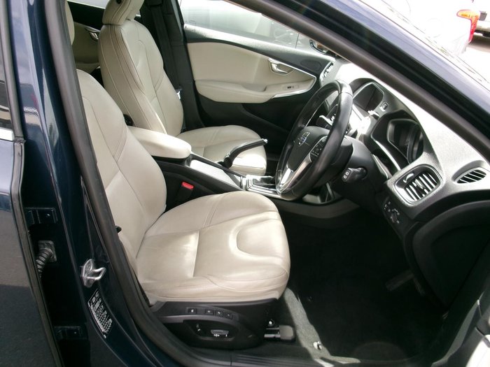 2014 Volvo V40 T4 Luxury