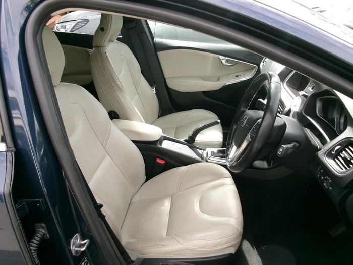 2014 Volvo V40 T4 Luxury