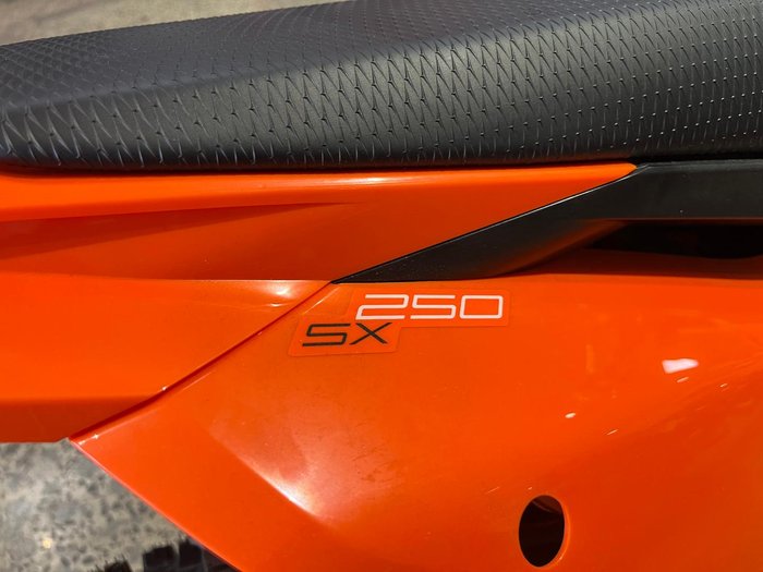 2025 KTM 250 SX SX Orange
