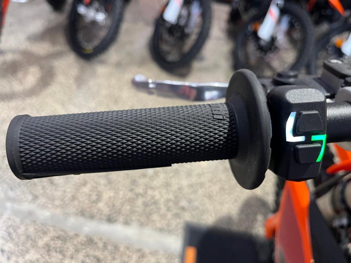 2025 KTM 250 SX SX Orange