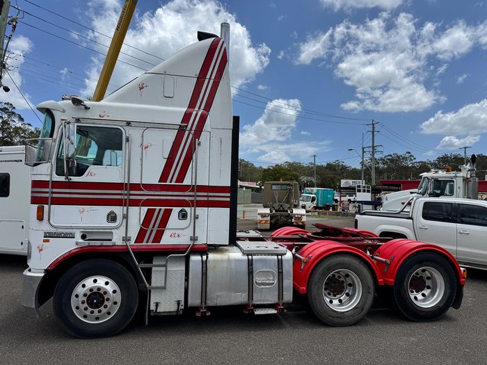 2005 Kenworth K104