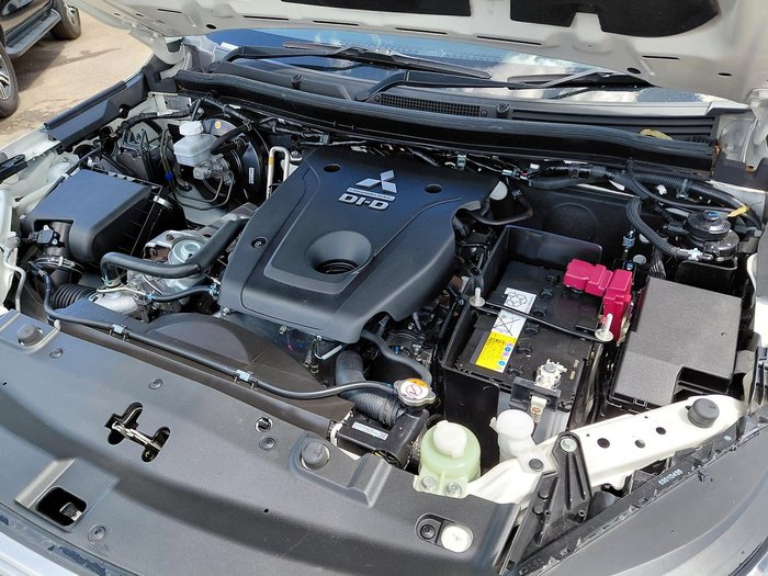 2022 Mitsubishi Pajero Sport GLX