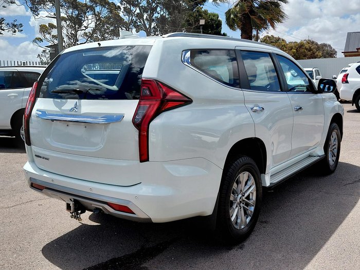 2022 Mitsubishi Pajero Sport GLX