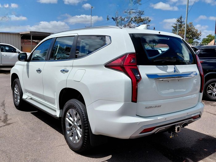 2022 Mitsubishi Pajero Sport GLX