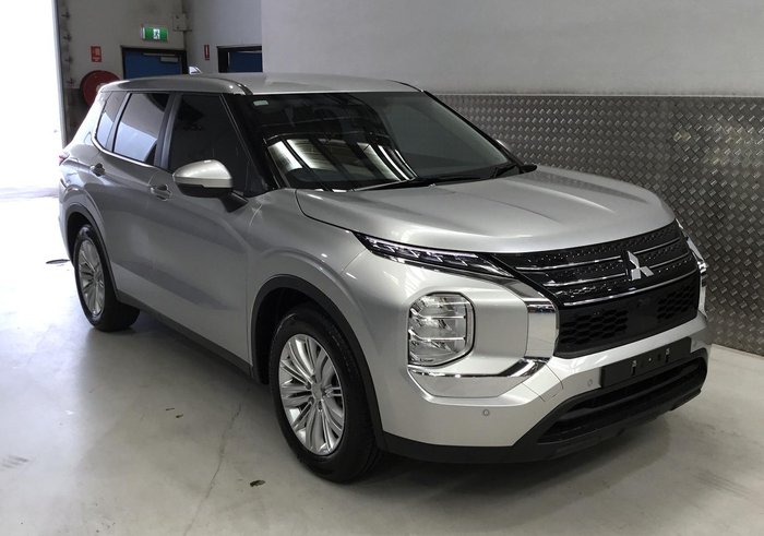 2022 Mitsubishi Outlander ES