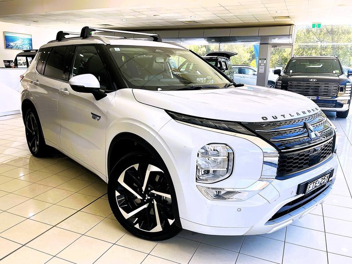 2023 Mitsubishi Outlander PHEV Exceed