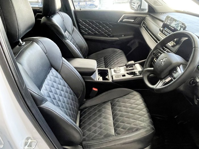 2023 Mitsubishi Outlander PHEV Exceed