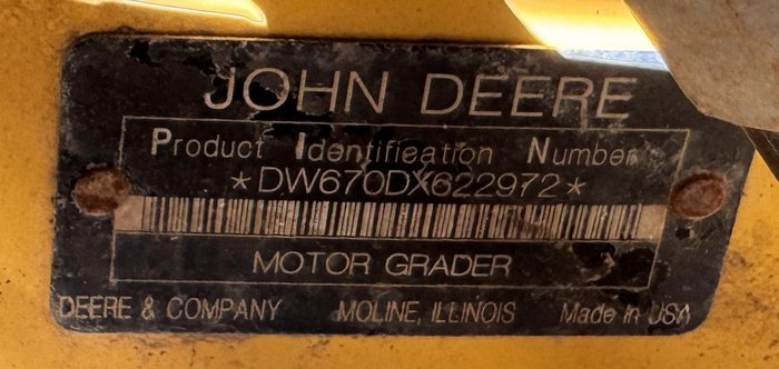 John Deere 670D Grader