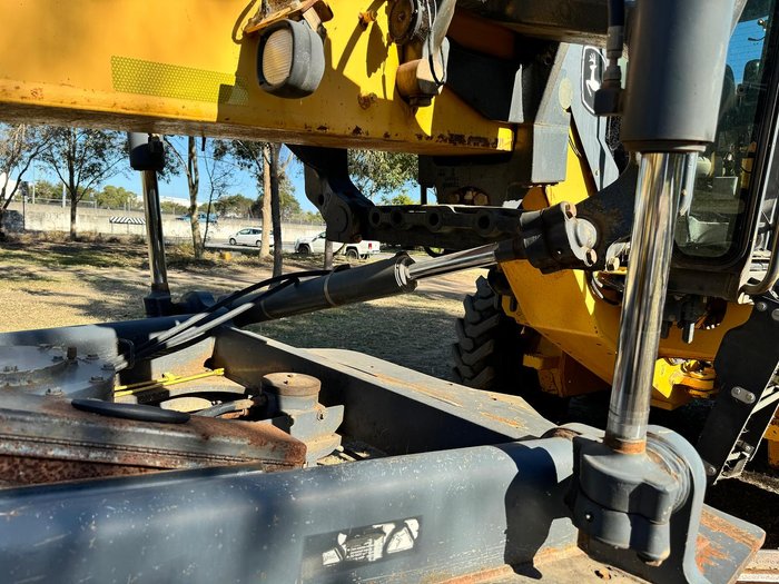 John Deere 670D Grader