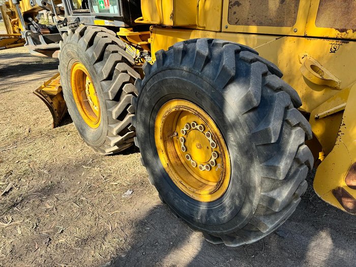 John Deere 670D Grader