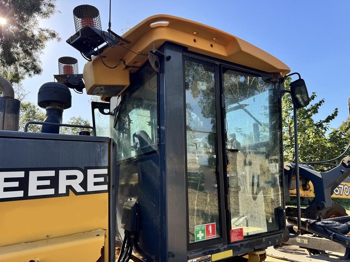John Deere 670D Grader