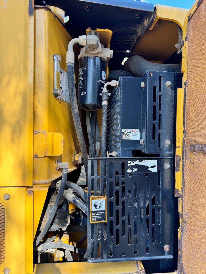 John Deere 670D Grader