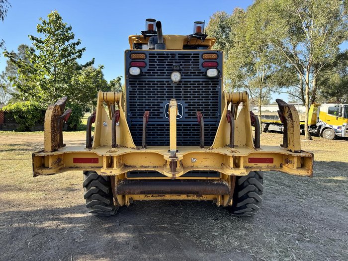 John Deere 670D Grader