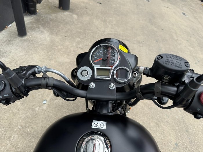 2025 Royal Enfield (see Also Enfiel CLASSIC 350 HALCYON STEALTH BLACK