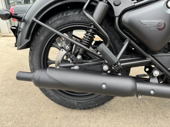 2025 Royal Enfield (see Also Enfiel CLASSIC 350 HALCYON STEALTH BLACK