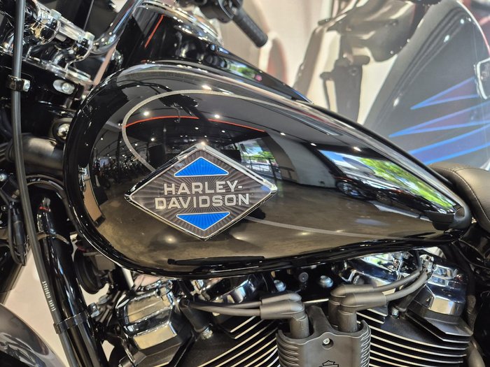 2025 Harley-Davidson Heritage Classic 117 (FLHC) Softail Black