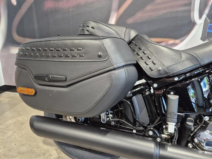 2025 Harley-Davidson Heritage Classic 117 (FLHC) Softail Black