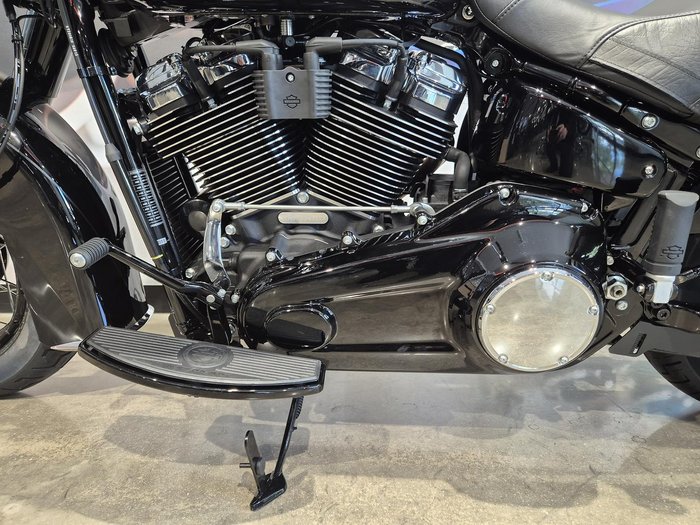 2025 Harley-Davidson Heritage Classic 117 (FLHC) Softail Black