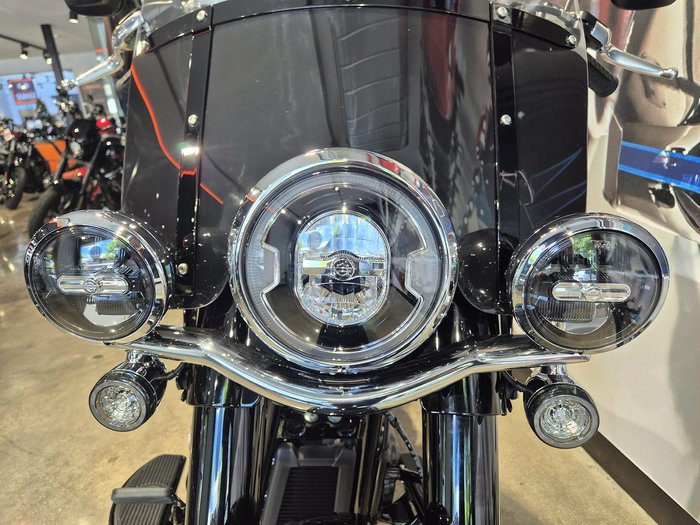 2025 Harley-Davidson Heritage Classic 117 (FLHC) Softail Black
