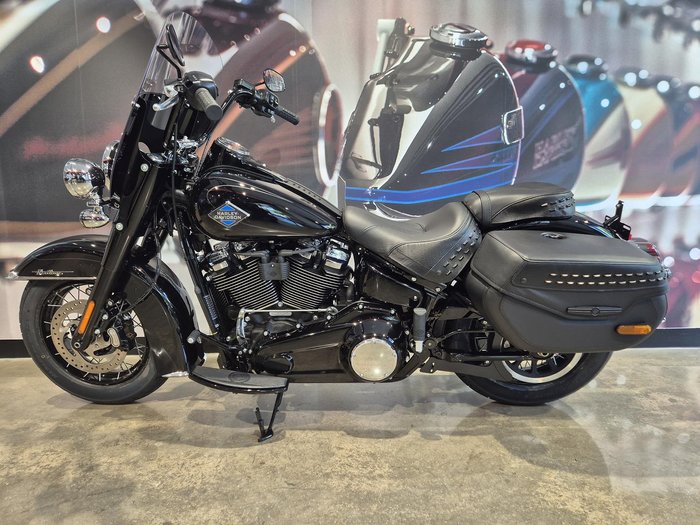 2025 Harley-Davidson Heritage Classic 117 (FLHC) Softail Black