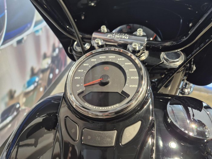 2025 Harley-Davidson Heritage Classic 117 (FLHC) Softail Black