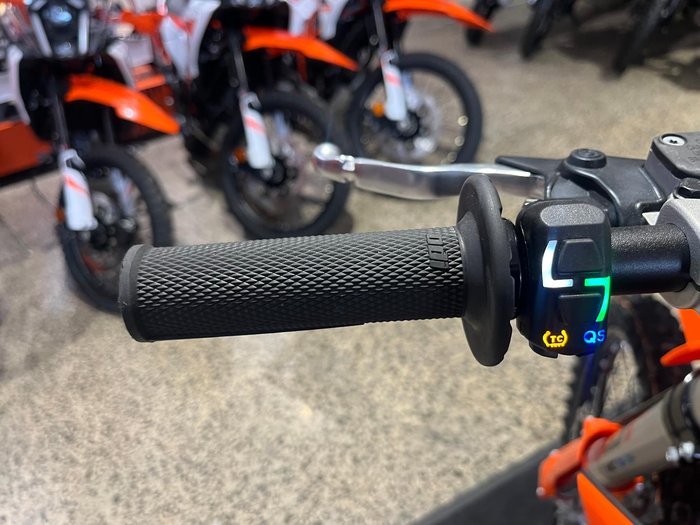 2025 KTM 450 SX-F SX-F Orange