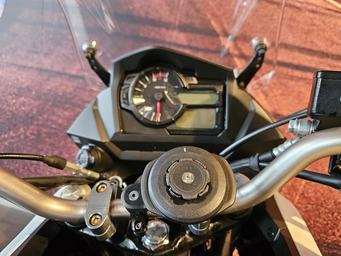 2021 Suzuki V-Strom 650XT (DL650XA) V-Strom White