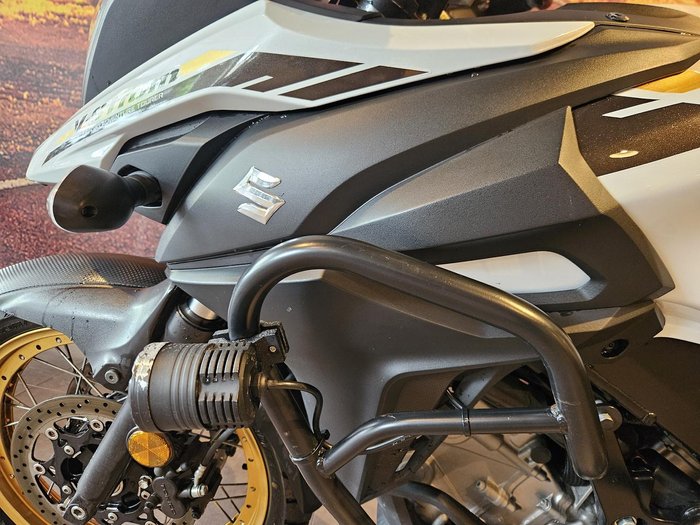 2021 Suzuki V-Strom 650XT (DL650XA) V-Strom White