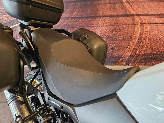 2021 Suzuki V-Strom 650XT (DL650XA) V-Strom White