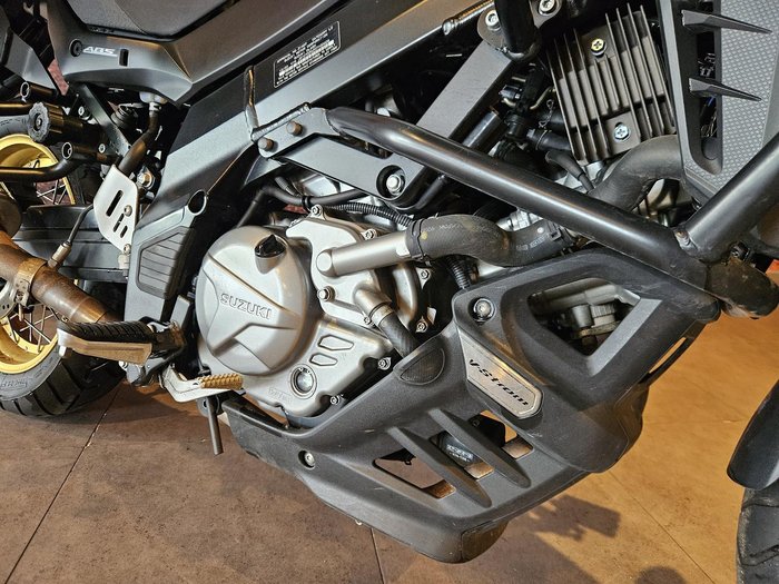 2021 Suzuki V-Strom 650XT (DL650XA) V-Strom White