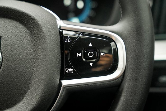 2024 Volvo XC60 Ultra B5 Bright