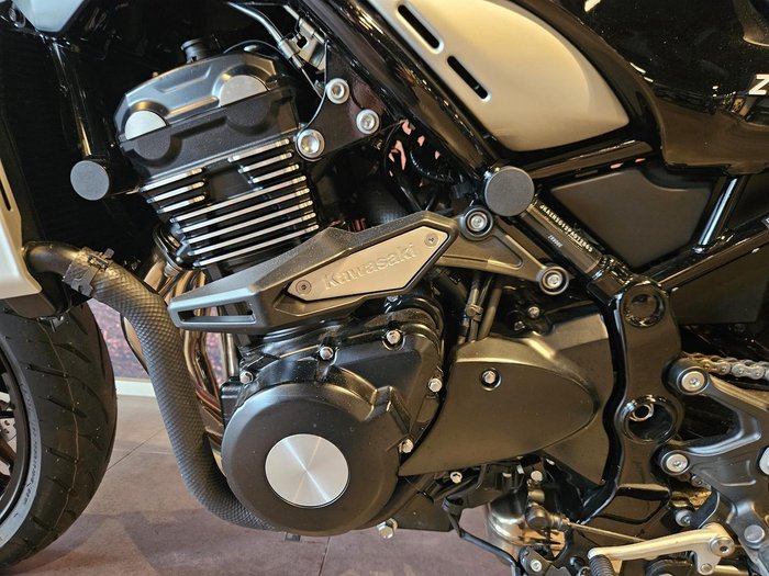 2023 Kawasaki Z900RS (Z900C) Z Black