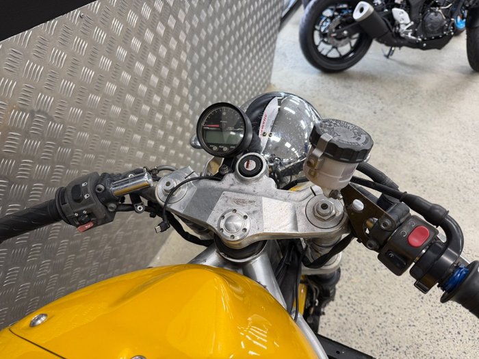 1997 Triumph T595 DAYTONA YELLOW