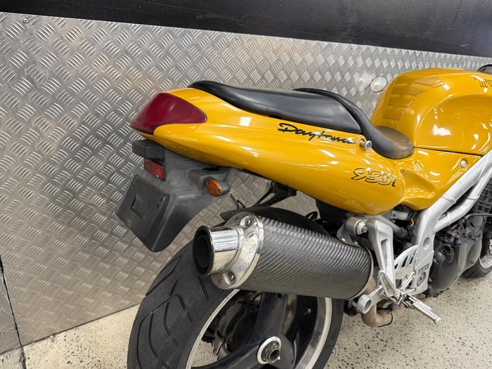 1997 Triumph T595 DAYTONA YELLOW