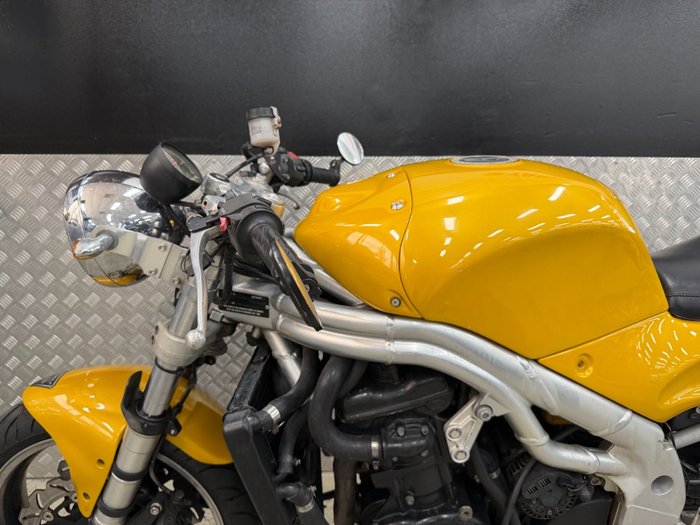 1997 Triumph T595 DAYTONA YELLOW
