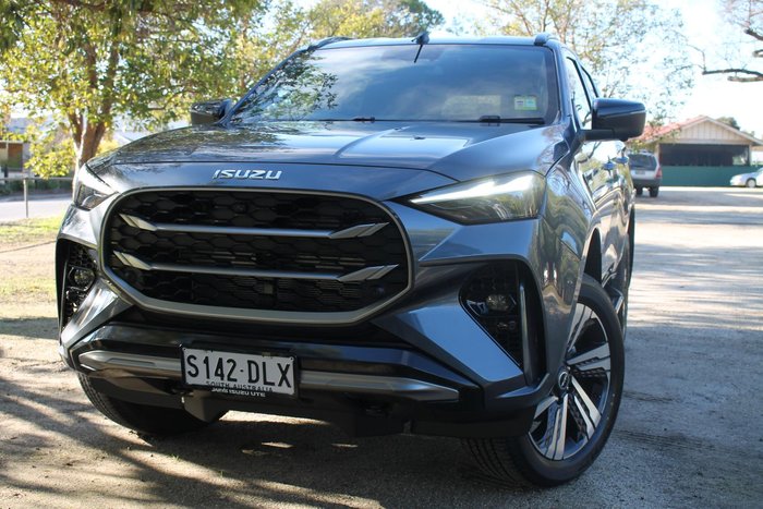 2025 Isuzu MU-X LS-T