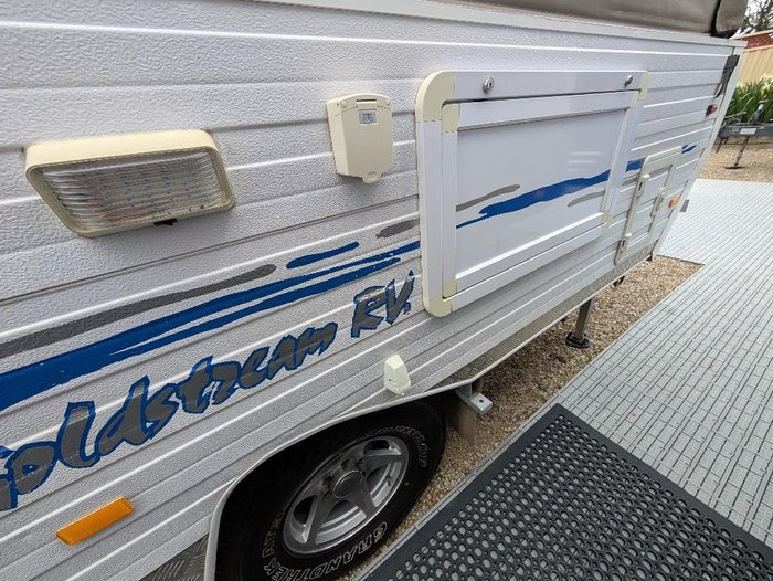 2010 Goldstream Gold Crown