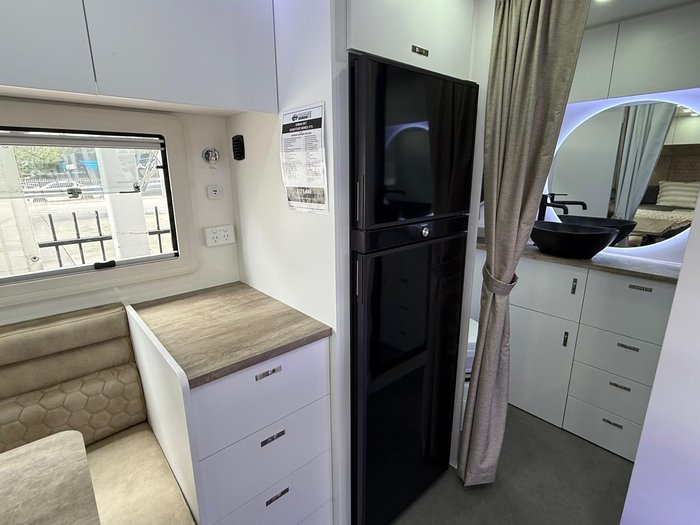 2025 Urban Caravans Skt Signature
