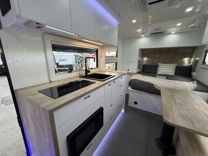 2025 Urban Caravans Skt Signature
