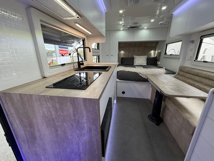 2025 Urban Caravans Skt Signature