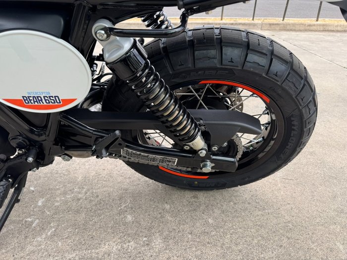 2025 Royal Enfield (see Also Enfiel BEAR 650 BOARDWALK WHITE