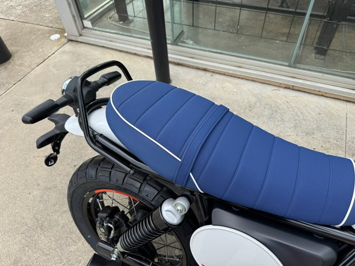 2025 Royal Enfield (see Also Enfiel BEAR 650 BOARDWALK WHITE