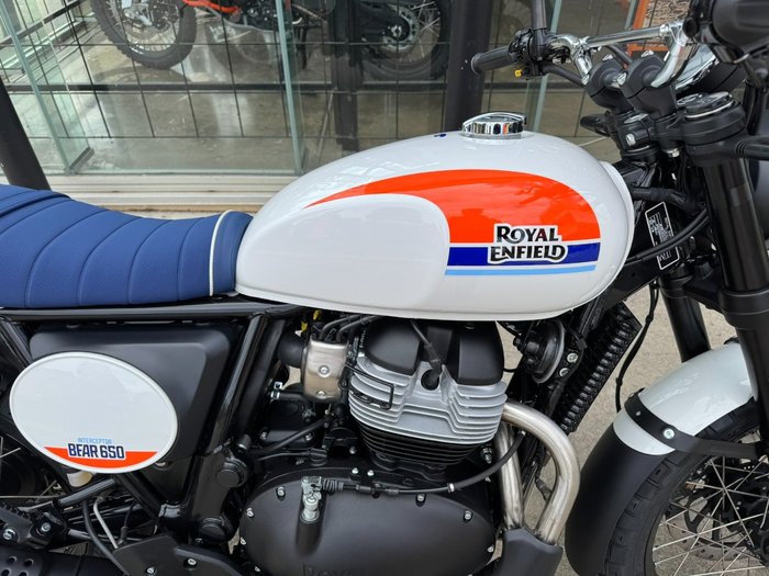 2025 Royal Enfield (see Also Enfiel BEAR 650 BOARDWALK WHITE