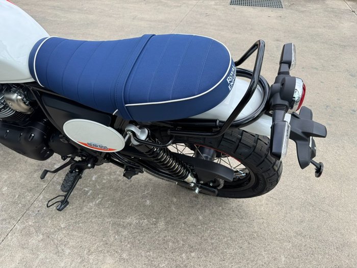 2025 Royal Enfield (see Also Enfiel BEAR 650 BOARDWALK WHITE