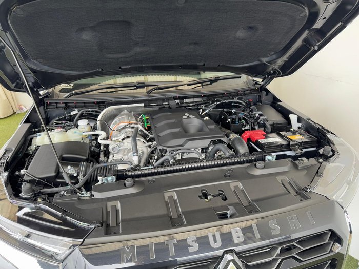 2025 Mitsubishi Triton GLS