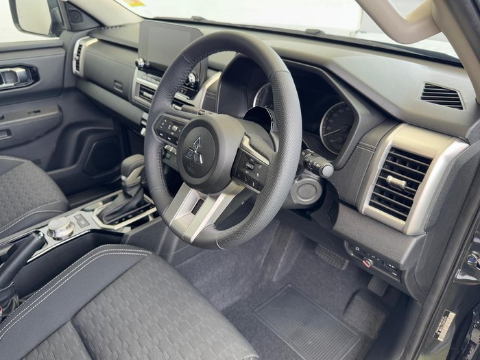 2025 Mitsubishi Triton GLS