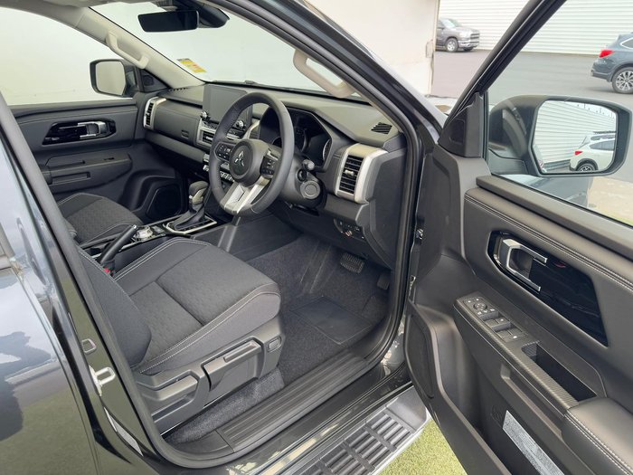 2025 Mitsubishi Triton GLS