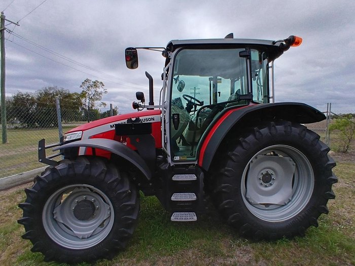 2025 Massey Ferguson 5M.95 Cab