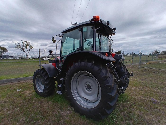 2025 Massey Ferguson 5M.95 Cab